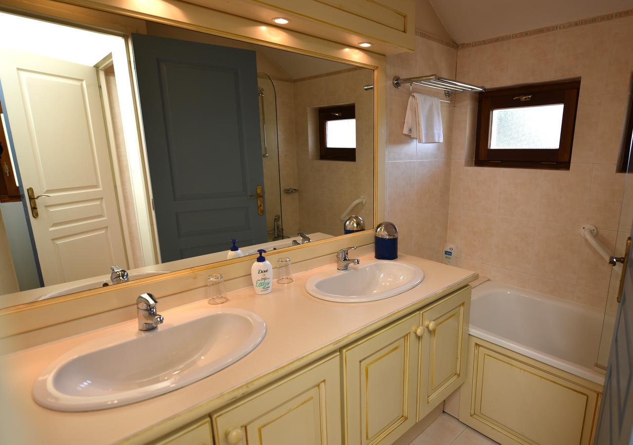 Les Lodges Du Lac Saint-Alban-de-Montbel Quarto foto